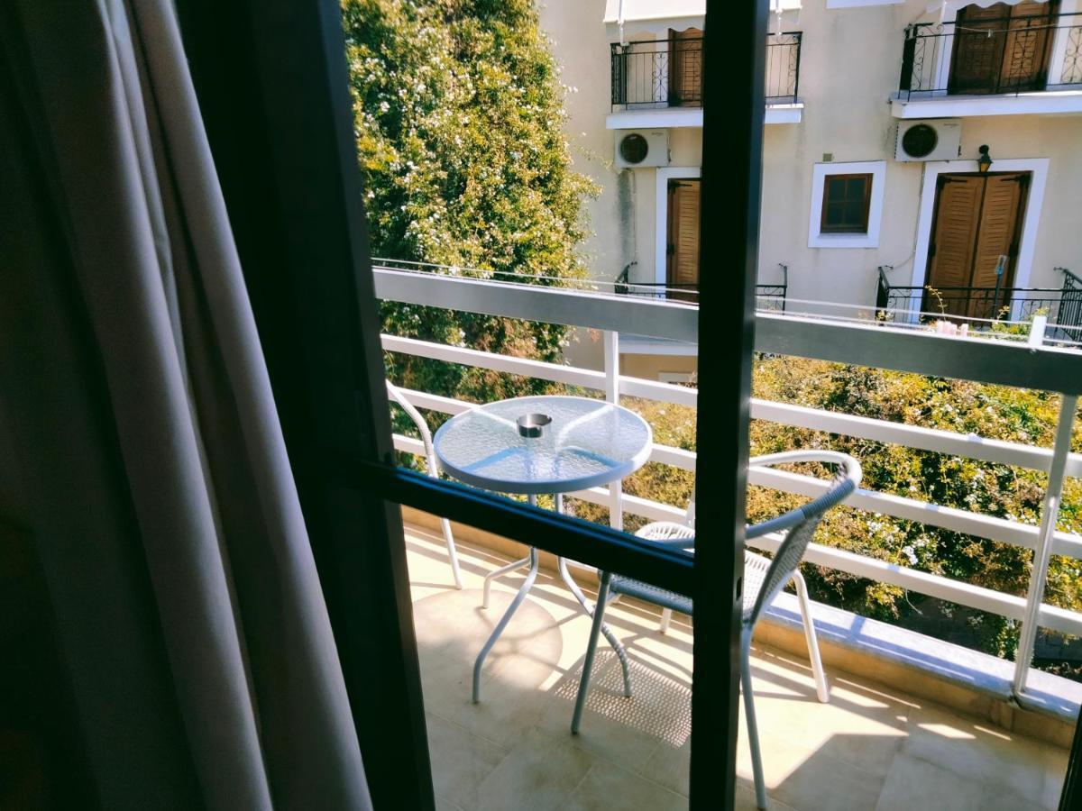Hotel Golden Star Agia Marina  Zewnętrze zdjęcie