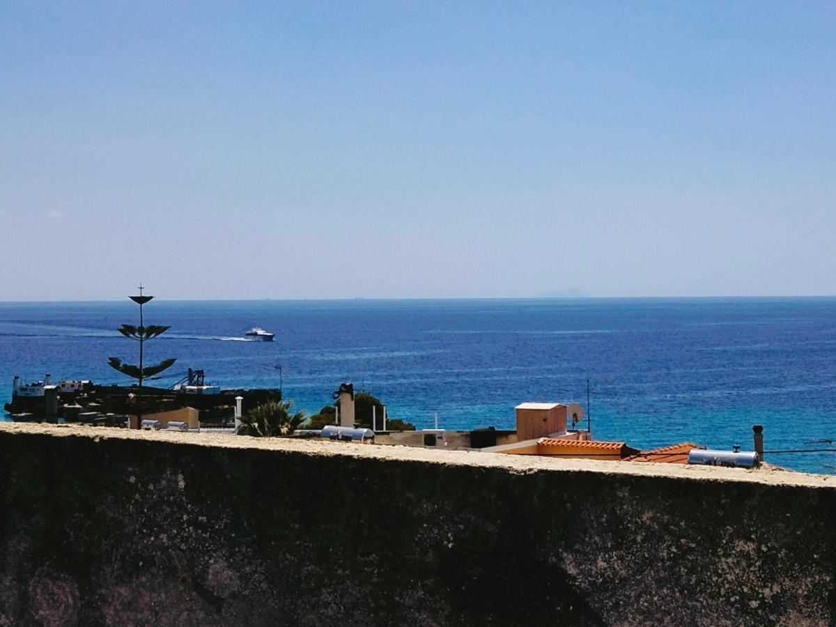 Hotel Golden Star Agia Marina  Zewnętrze zdjęcie