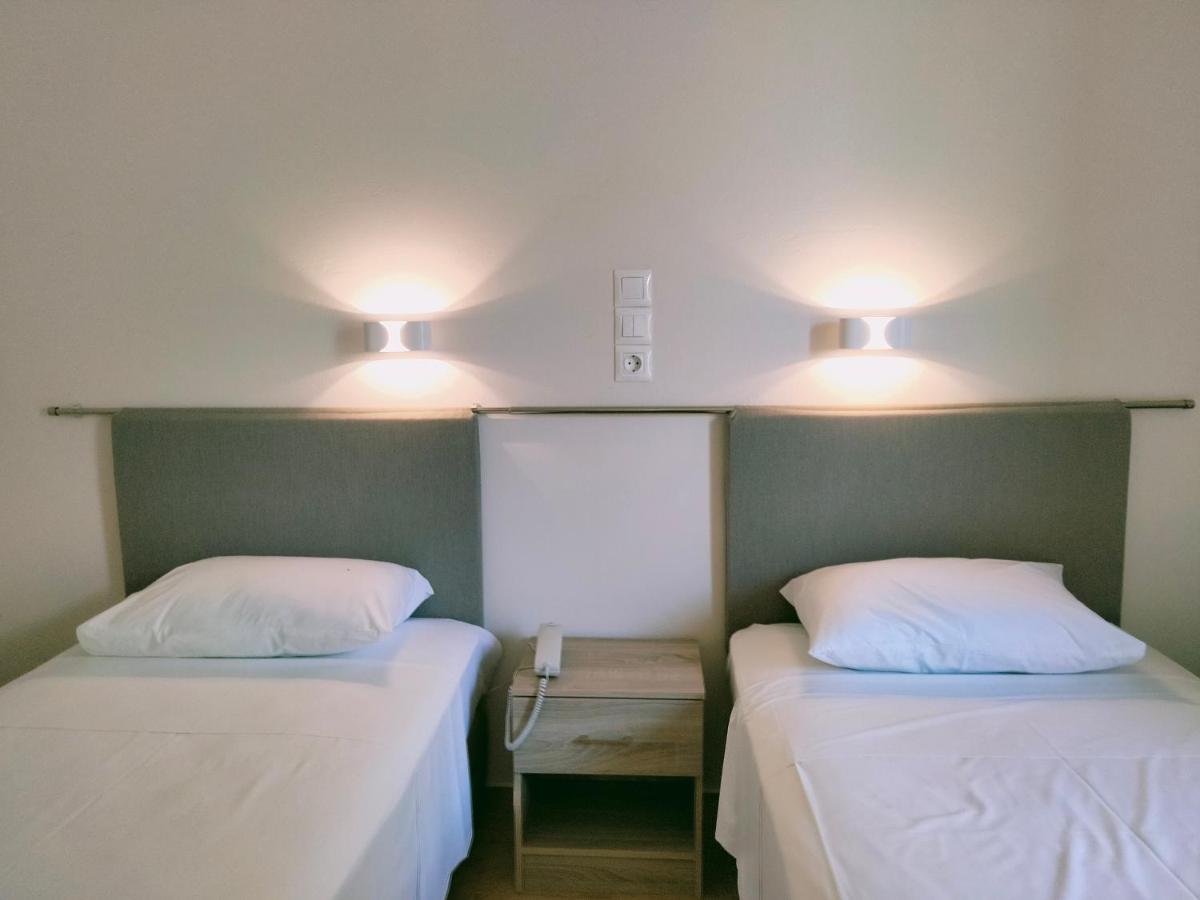 Hotel Golden Star Agia Marina  Zewnętrze zdjęcie