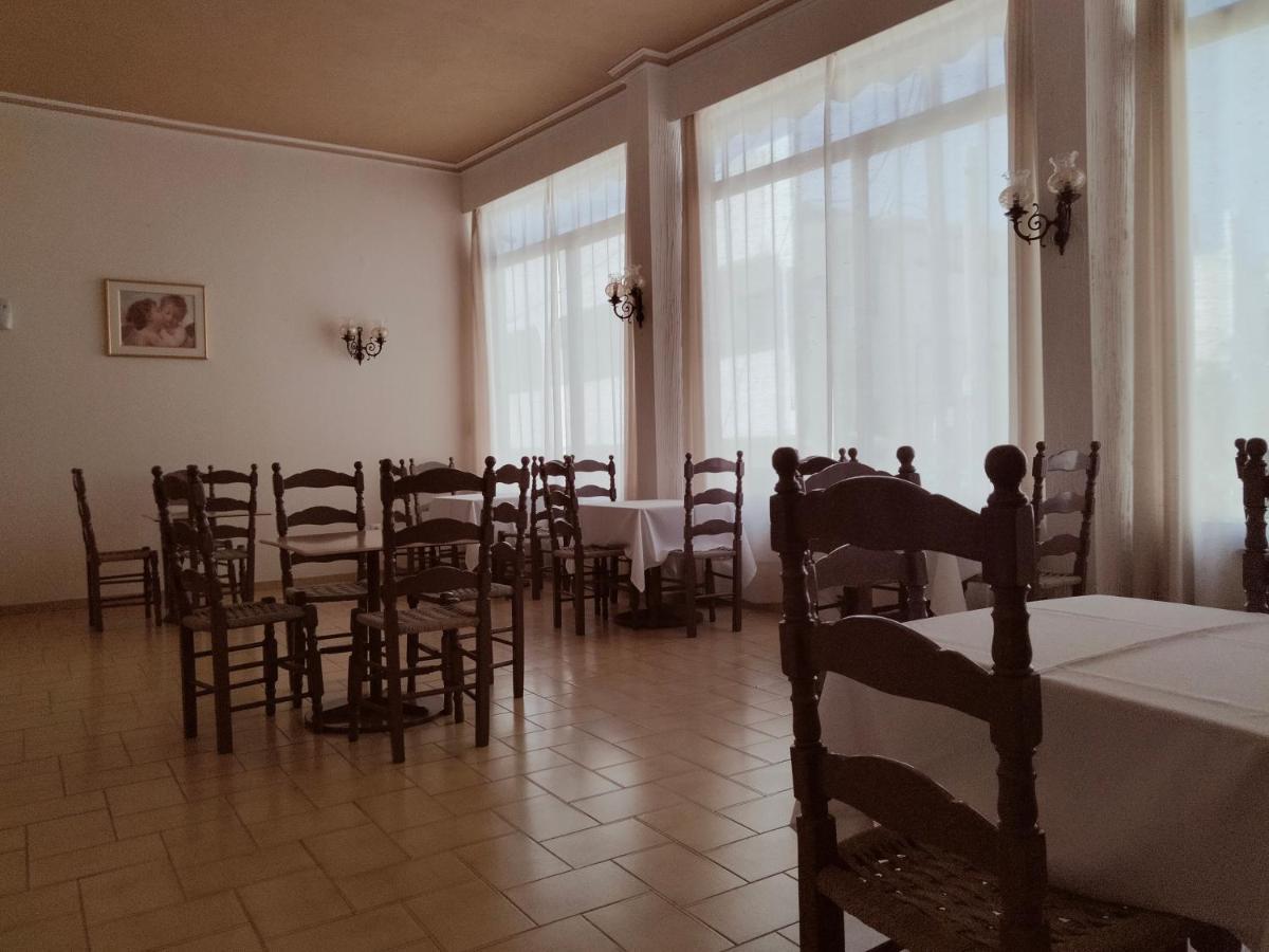 Hotel Golden Star Agia Marina  Zewnętrze zdjęcie