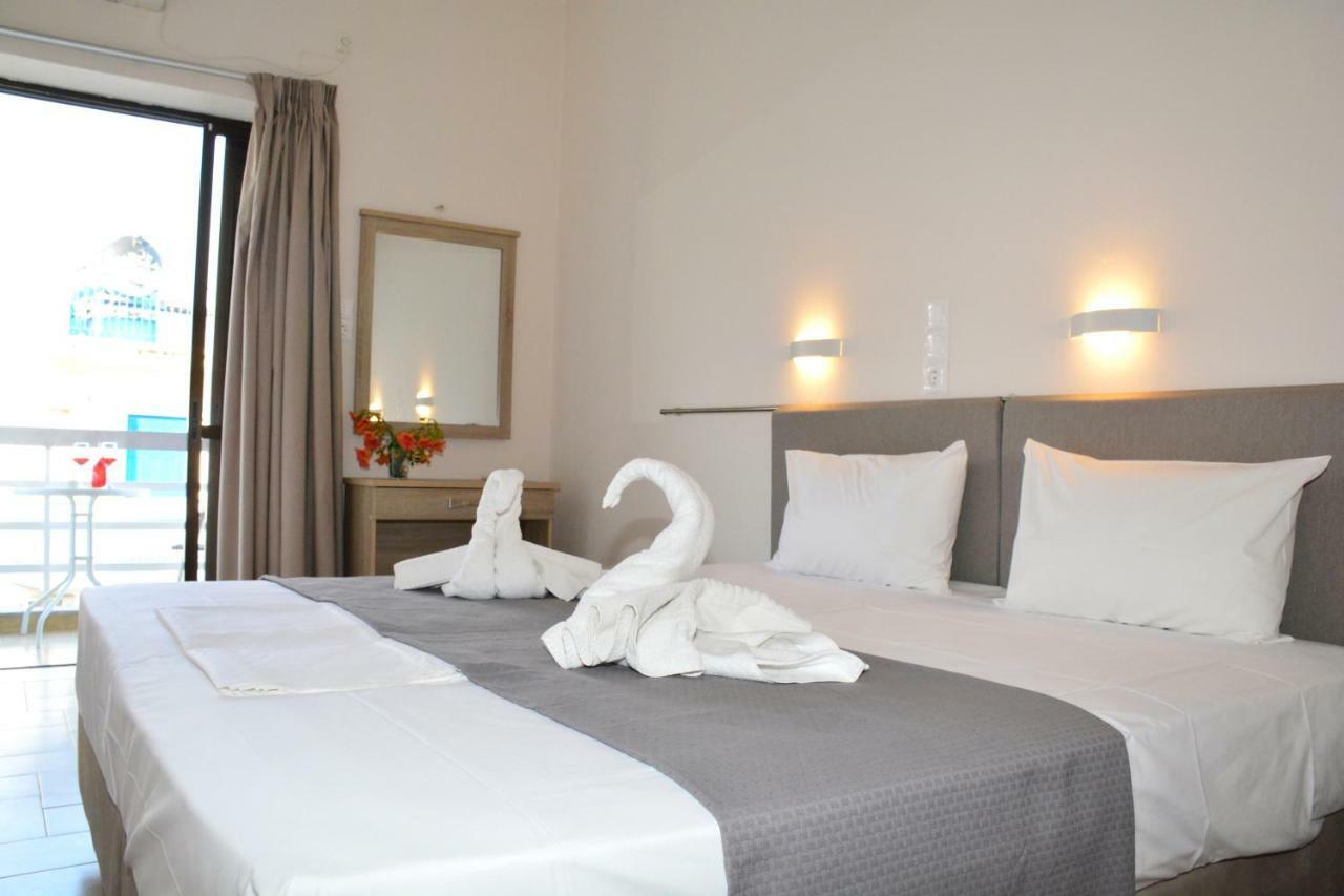 Hotel Golden Star Agia Marina  Zewnętrze zdjęcie